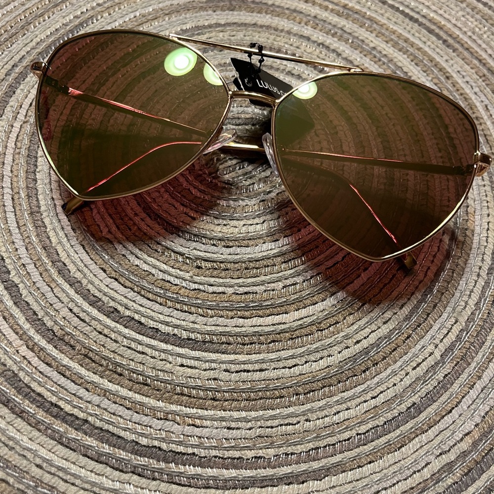 NWT Lulu’s sunglasses